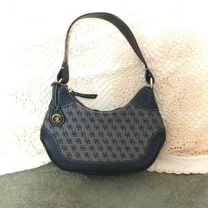 Dooney & Bourke handbag. NWOT.